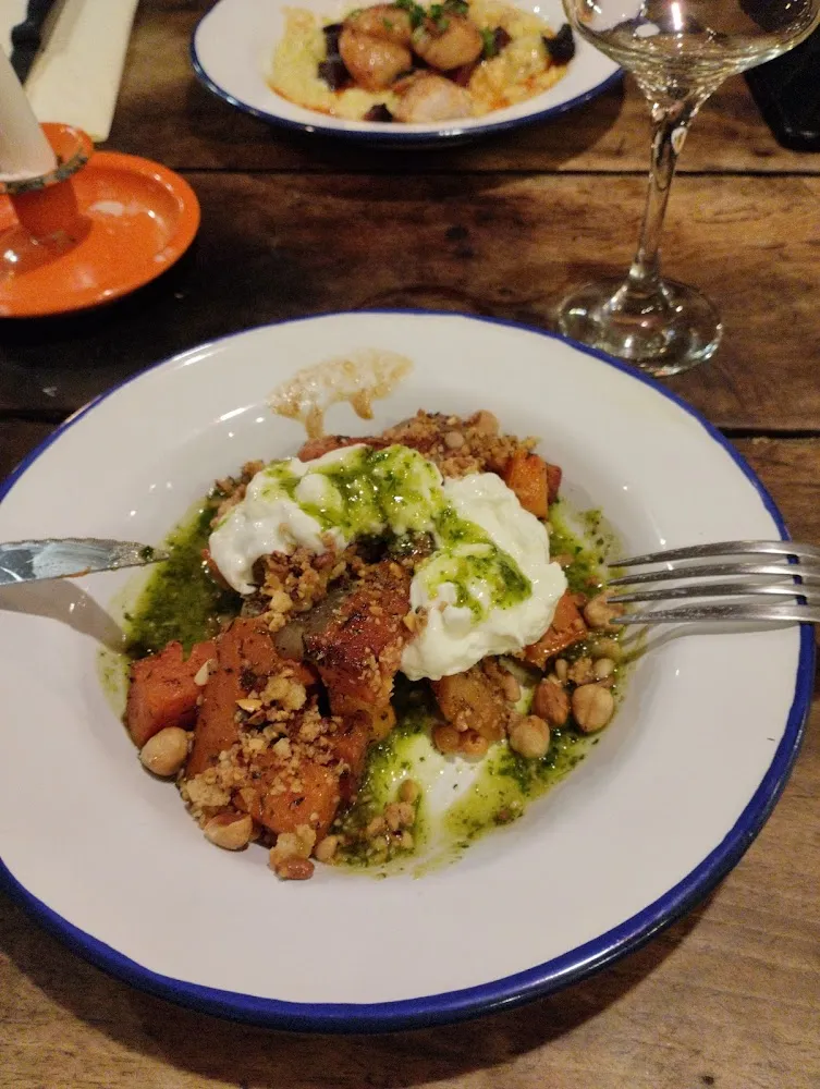 Crumble de Légumes Sauce Pesto Et Burata